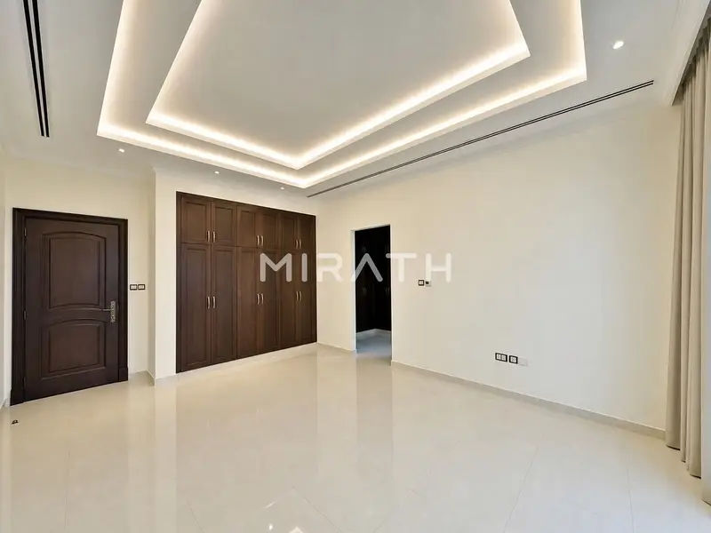 RESORT STYLE HUGE VILLA WITH PRIVATE POOL
