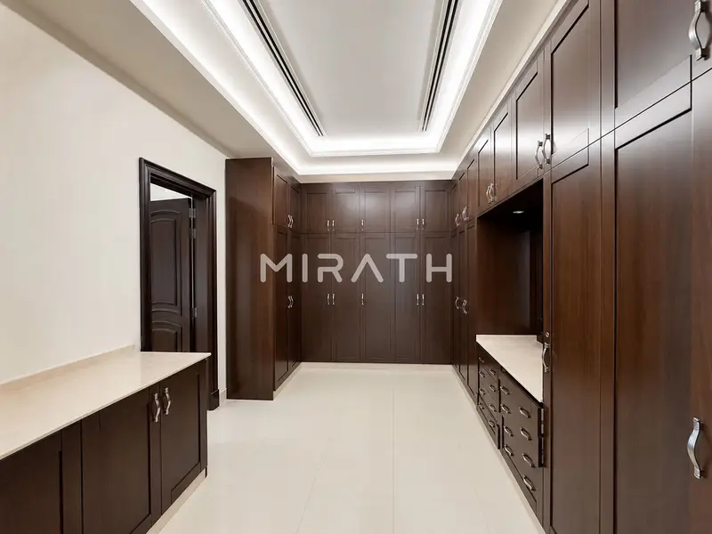 RESORT STYLE HUGE VILLA WITH PRIVATE POOL