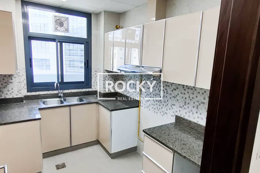 7 Rocky Real Estate - Burjuman - Al Baqali - Apartment (5 of 10). jpg