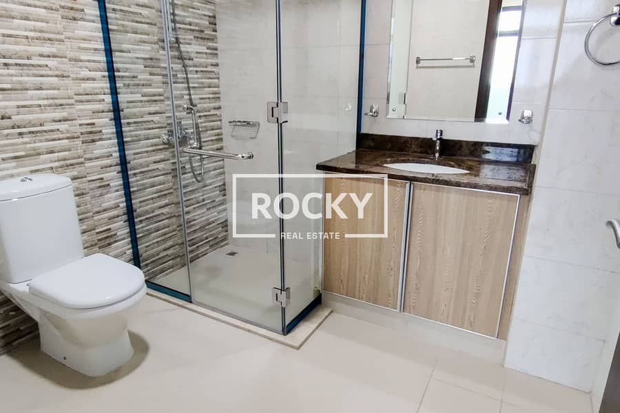 8 Rocky Real Estate - Burjuman - Al Baqali - Apartment (8 of 10). jpg