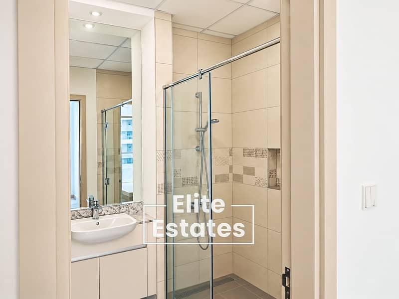 11 Modern Beige Bathroom Interior. png