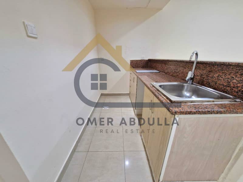 12 633923. jpg