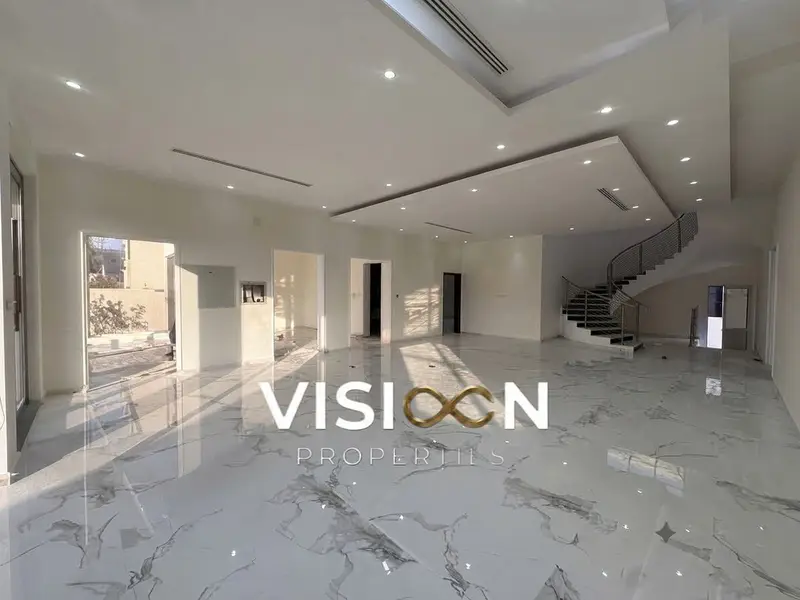 Spacious 5BR Villa | Private Pool | Garden