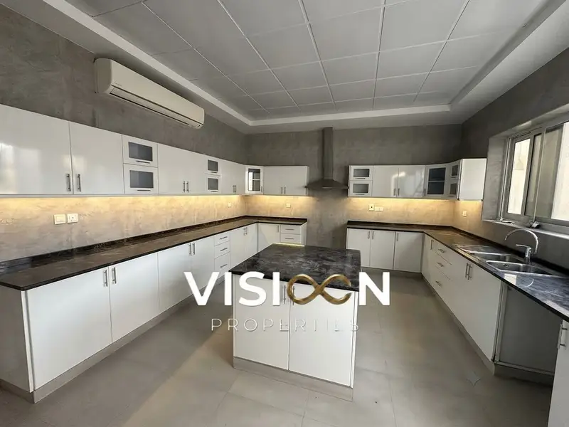Spacious 5BR Villa | Private Pool | Garden