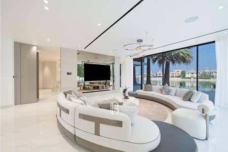 5 Bedroom Villa for Rent in Palm Jumeirah, Dubai - Full Spec Upgrades | Mid Number | Atrium Entry