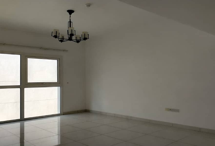 Spacious 2BR | Prime Jumeirah First Location — photo 1 Spacious 2BR | Prime Jumeirah First Location — photo 1