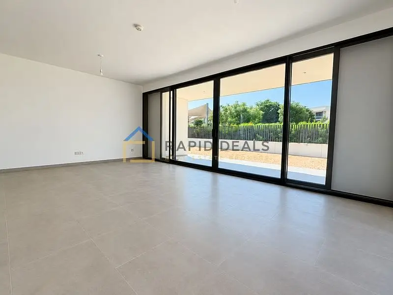 5BR+M Spacious Villa | Opposite Park | Brand New