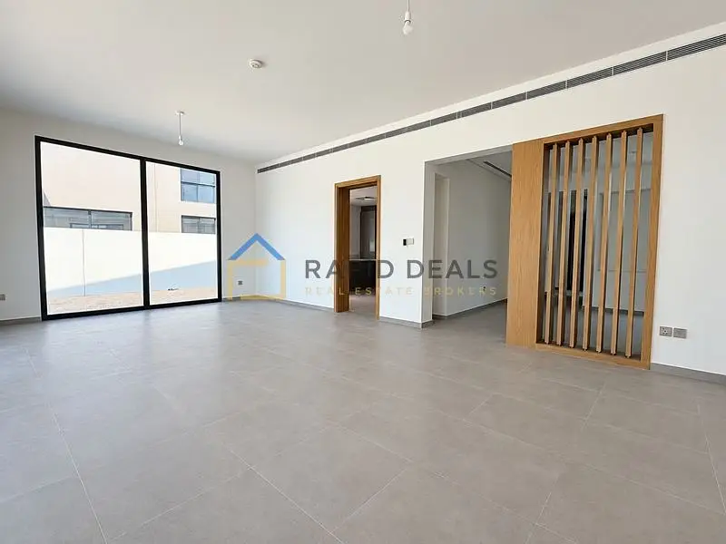 5BR+M Spacious Villa | Opposite Park | Brand New