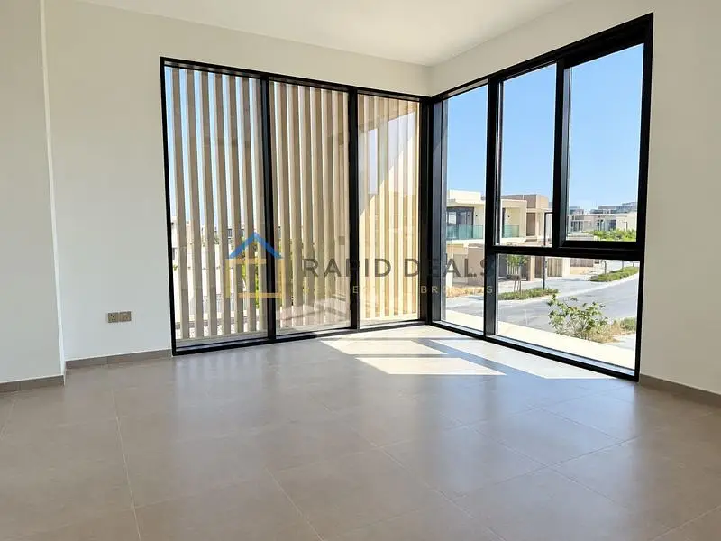 5BR+M Spacious Villa | Opposite Park | Brand New