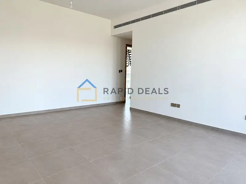 5BR+M Spacious Villa | Opposite Park | Brand New