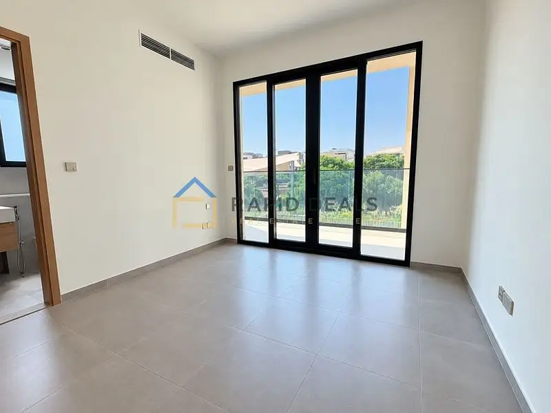 5BR+M Spacious Villa | Opposite Park | Brand New