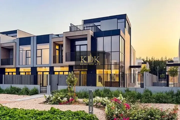 Spacious 3 BR | Huge Layout | Park View | Call Now