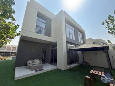 3 Camere Villa in vendita a Dubai South, Dubai - 1. jpeg 3 Camere Villa in vendita a Dubai South, Dubai - 1. jpeg