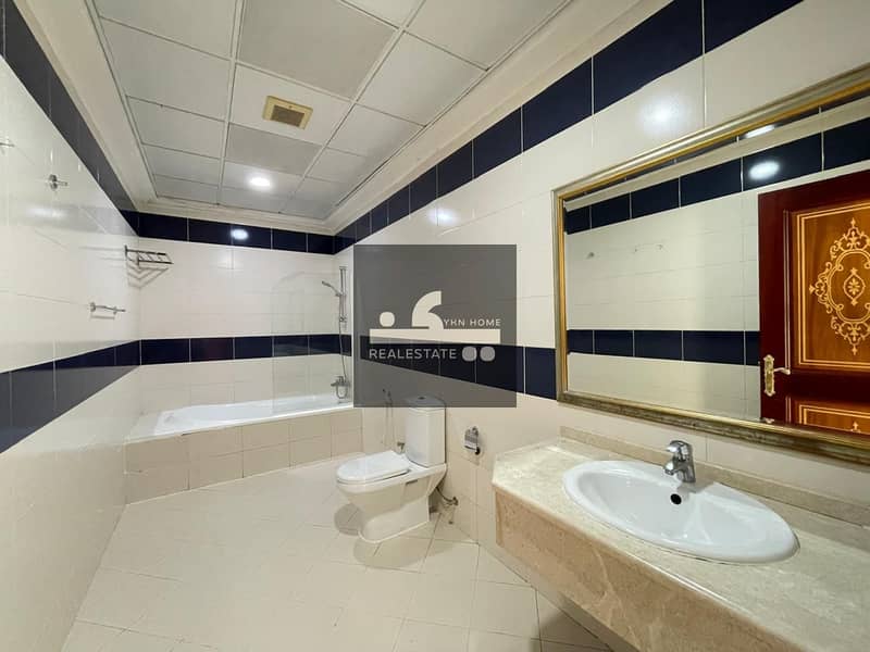 12 186e9eca-e04f-4f13-bf57-cb282970dda3. jpeg
