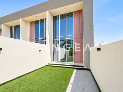 1 Bedroom Townhouse for Rent in Rukan, Dubai - Corner Loft | Private Garden | Flexible Cheques