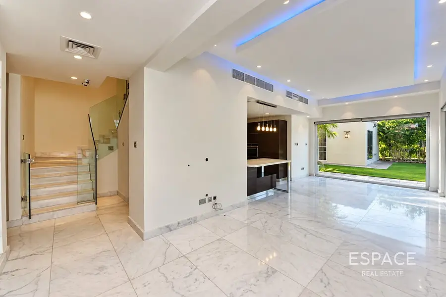 Fully Upgraded | Private Pool | Lake View