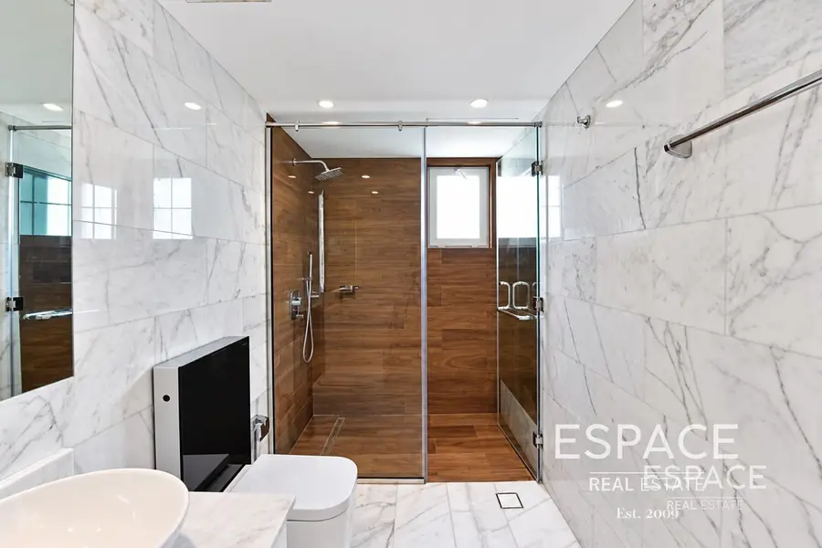 Fully Upgraded | Private Pool | Lake View