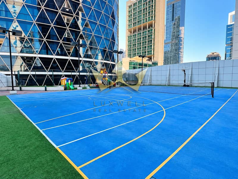 8 Urban Rooftop Court Skyline. png
