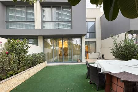 3 Schlafzimmer Townhouse zum Miete in Wasl Gate, Dubai - Reihenhaus in Wasl Gate,Gardenia Townhomes, 3 schlafzimmer, 209000 AED - 16881432 3 Schlafzimmer Townhouse zum Miete in Wasl Gate, Dubai - Reihenhaus in Wasl Gate,Gardenia Townhomes, 3 schlafzimmer, 209000 AED - 16881432