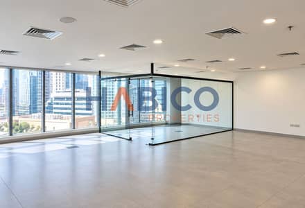 芭莎综合社区（Tecom）， 迪拜 写字楼待租 - Modern Glass-Fronted Office Interior (1). png