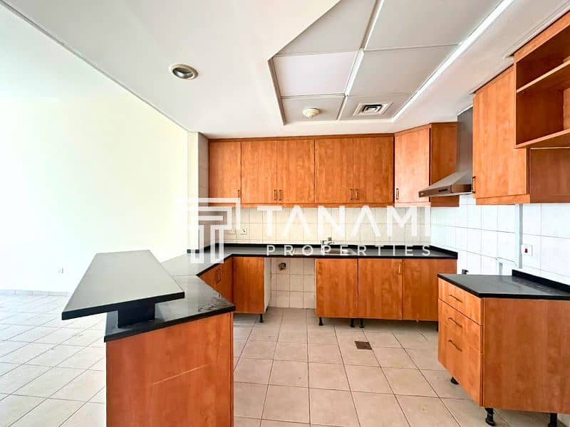1BR+ Store | 2 Min Walk to Metro | Investment Deal 1BR+ Store | 2 Min Walk to Metro | Investment Deal