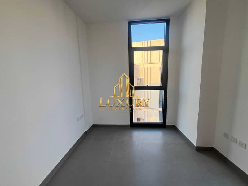 7 Stunning 1BHK with Pool View for Yearly Rent in Al Mamsha, Sharjah – AED 42,500