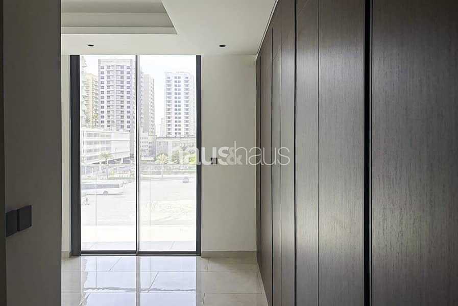 Huge Layout | Premium Finishing | Smart Home Huge Layout | Premium Finishing | Smart Home