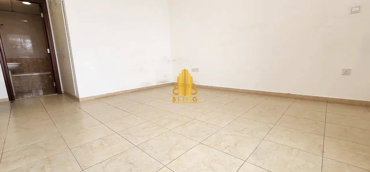 8 869690503-1066x800. webp