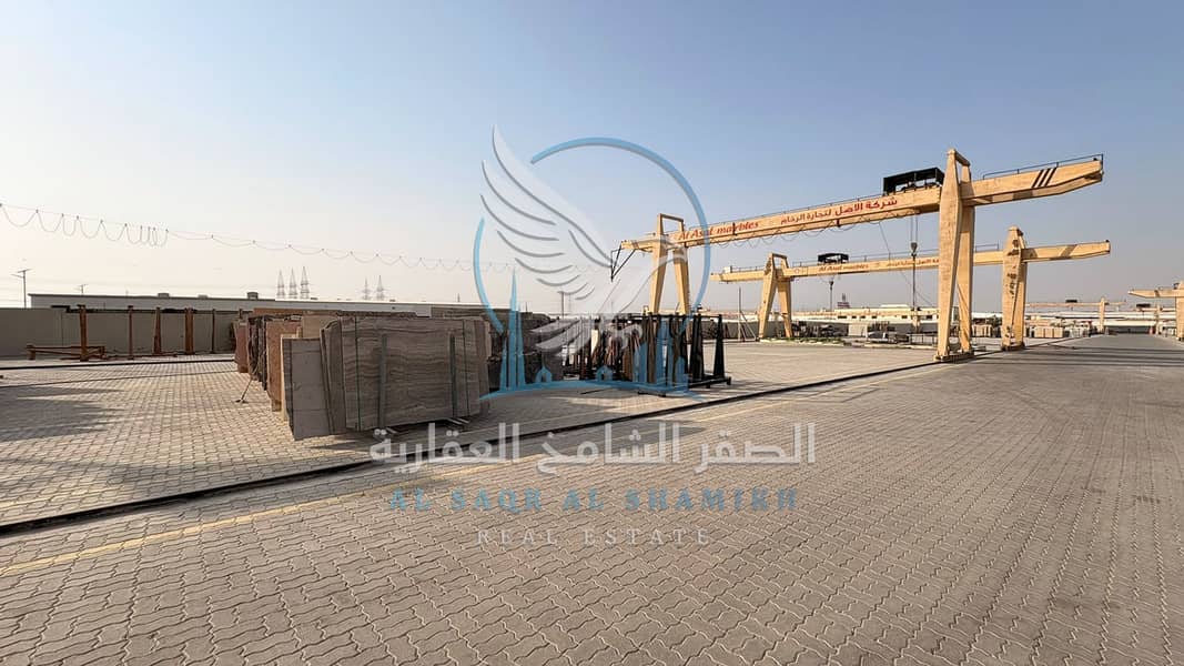 8 yard-for-rent-sajaa-property-05. jpg