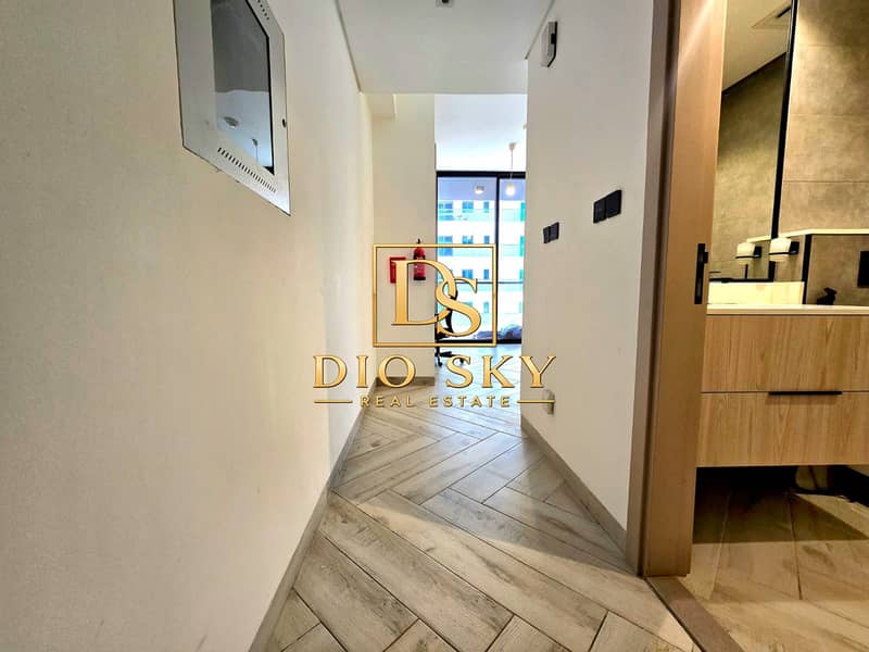 5 Image 5