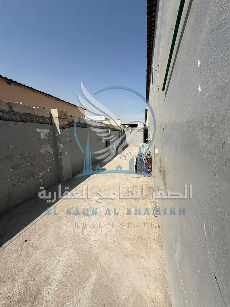 8 حوطه-للا-يجار-الصناعيه-17-الشارقه-صورة-العقار-aq-0001-08. jpg