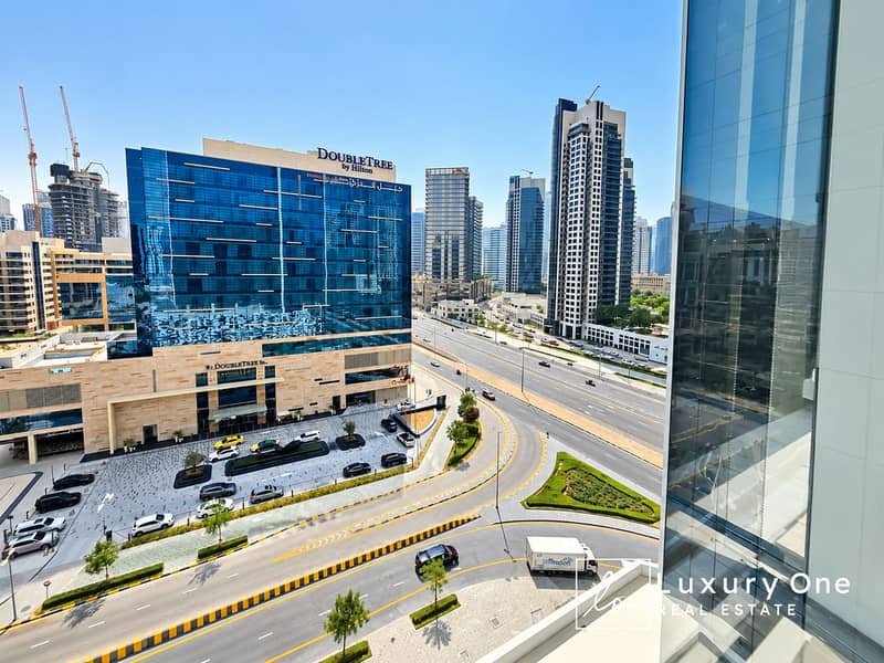 4 Dubai Cityscape with DoubleTree Hotel. png