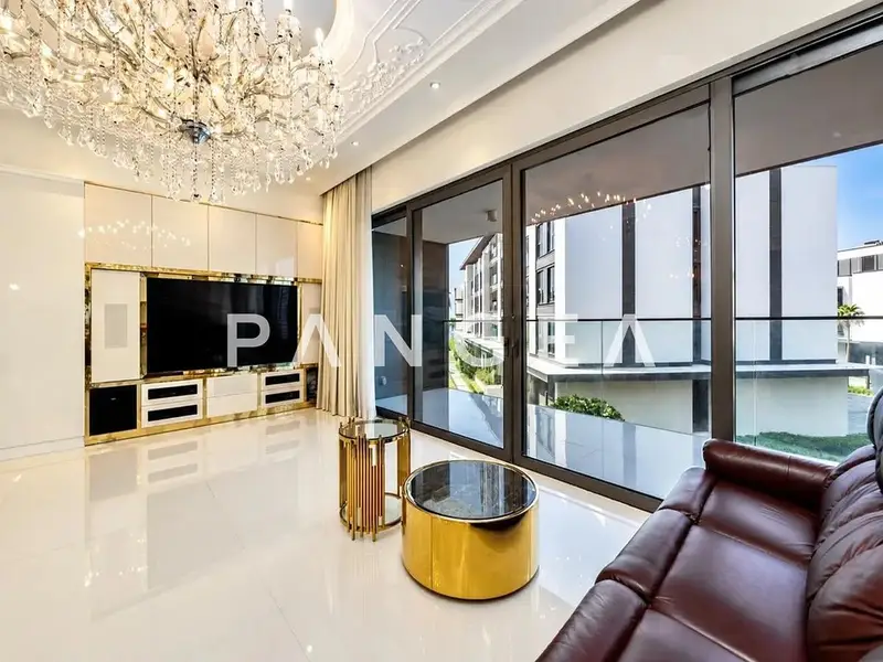Upgraded | Beach Access | 5 Star Amenities