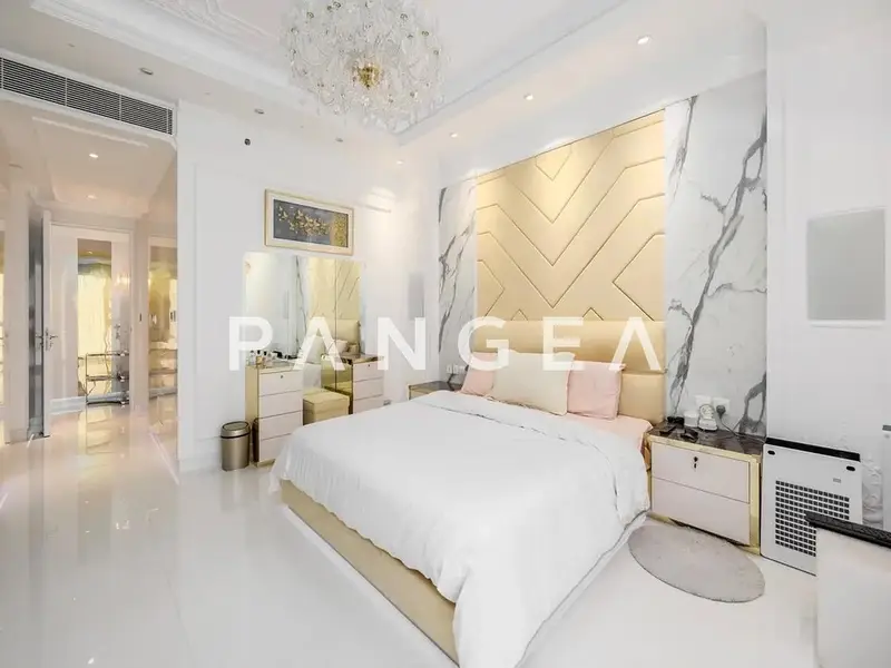Upgraded | Beach Access | 5 Star Amenities
