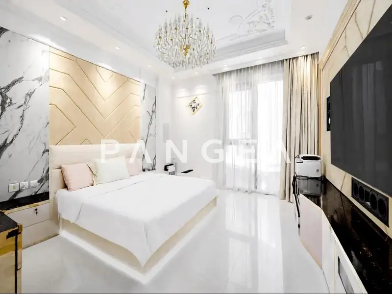 Upgraded | Beach Access | 5 Star Amenities