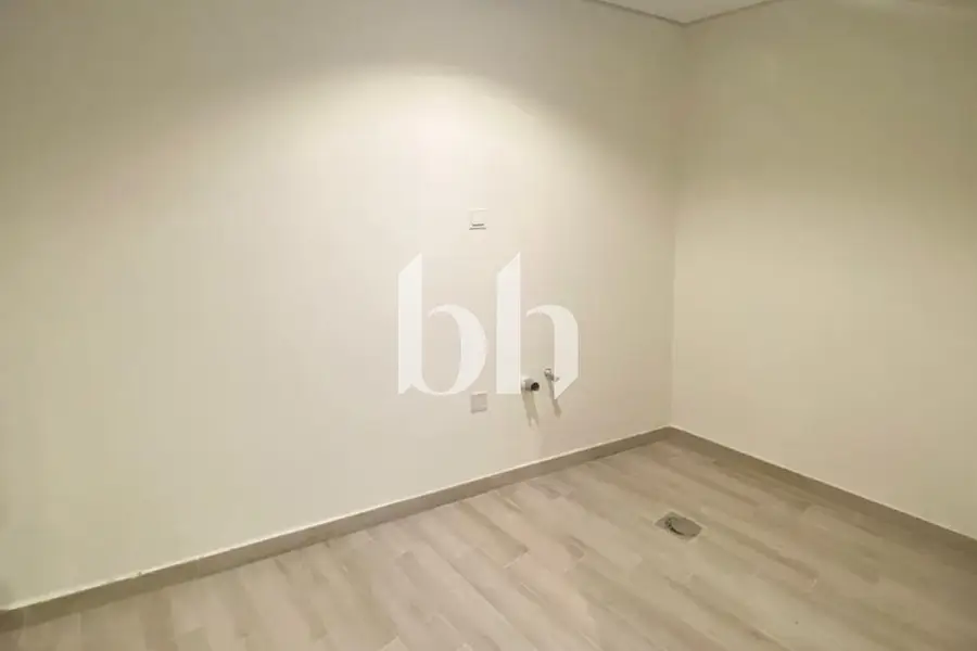 Flexible term |Unfurnished |W/ Balcony and parking