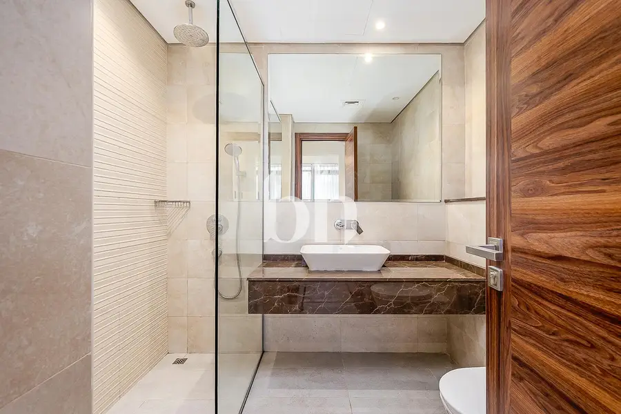 Flexible term |Unfurnished |W/ Balcony and parking