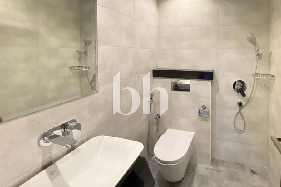 Flexible term |Unfurnished |W/ Balcony and parking