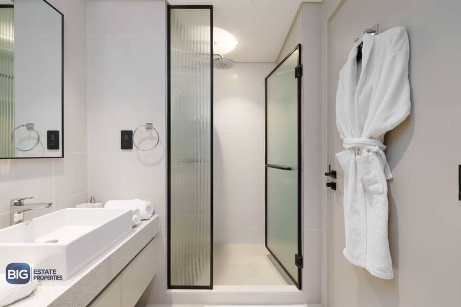 17 Bedroom 1-Bathroom 1. jpg