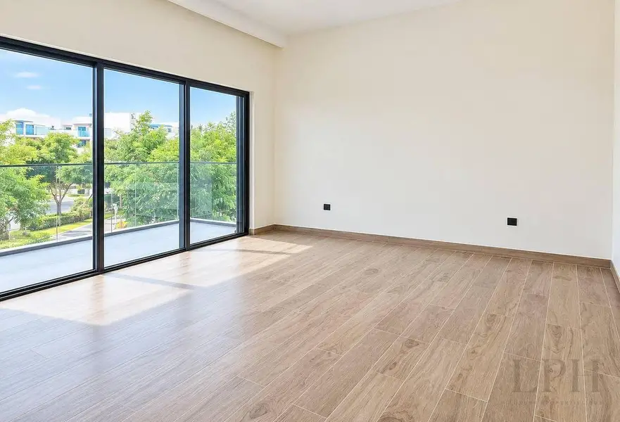 Single Row | Pool and Park Side | Prime Location