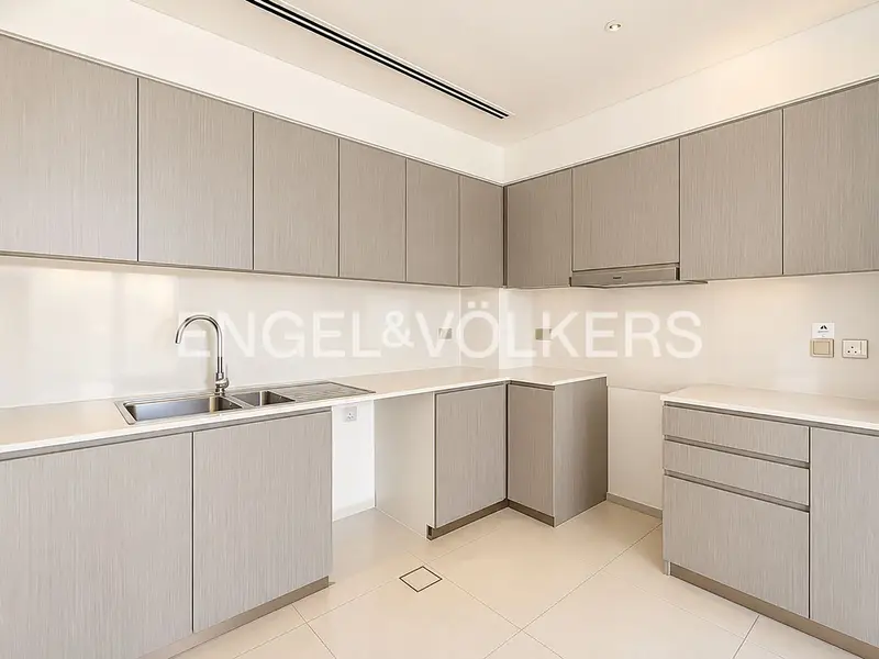 Burj & Fountain Views | Luxury Living