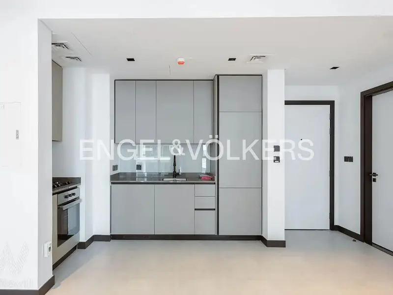Canal View | Luxury Living | Vacant