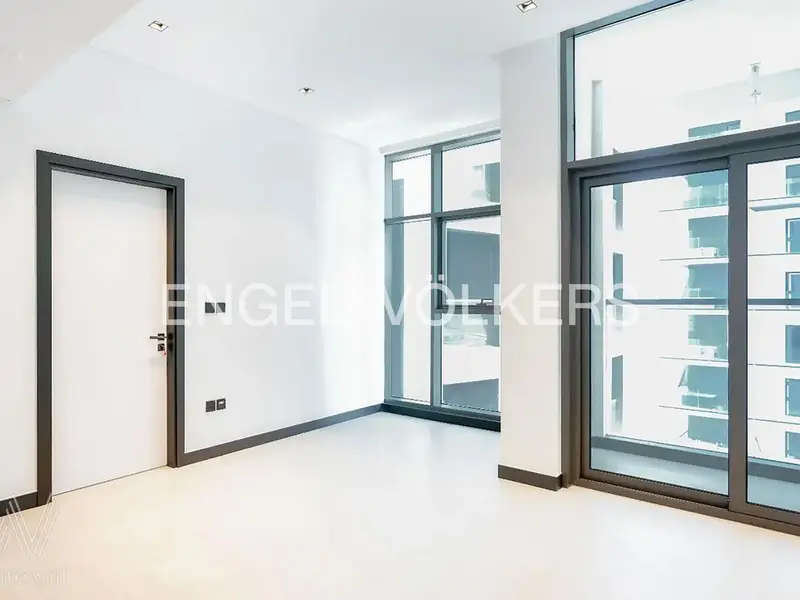 Canal View | Luxury Living | Vacant