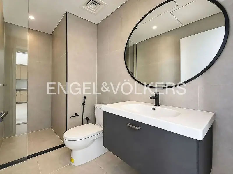 Canal View | Luxury Living | Vacant