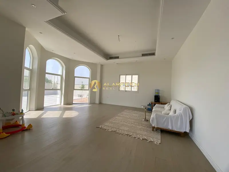 Luxury Living | 5 BR Villa | Prime Location