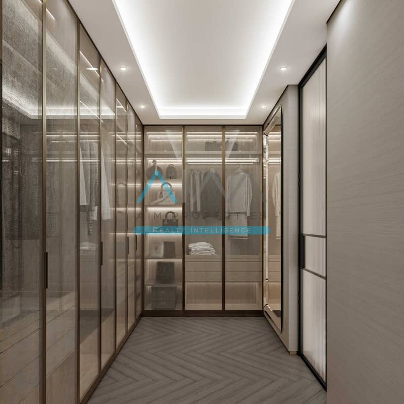 2 Rf Master Walk In Closet . jpg