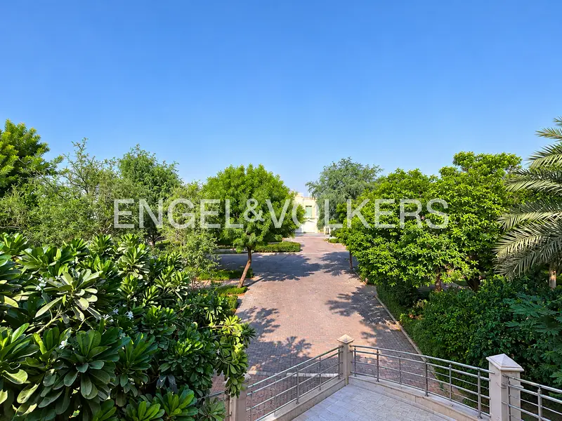 Fully Upgraded | Modern | Private Chilled Pool