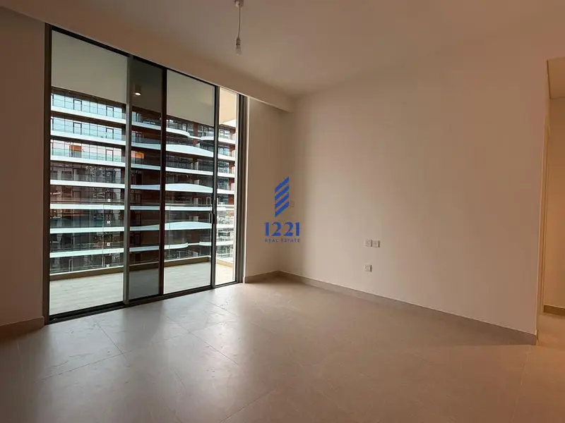 CONTEMPORARY LIVING | SPACIOUS | UNFURNISHED