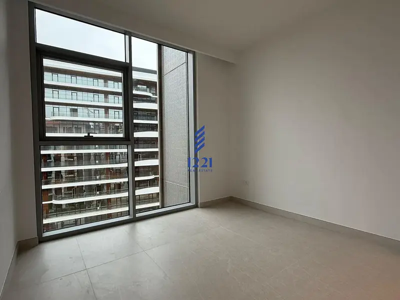 CONTEMPORARY LIVING | SPACIOUS | UNFURNISHED
