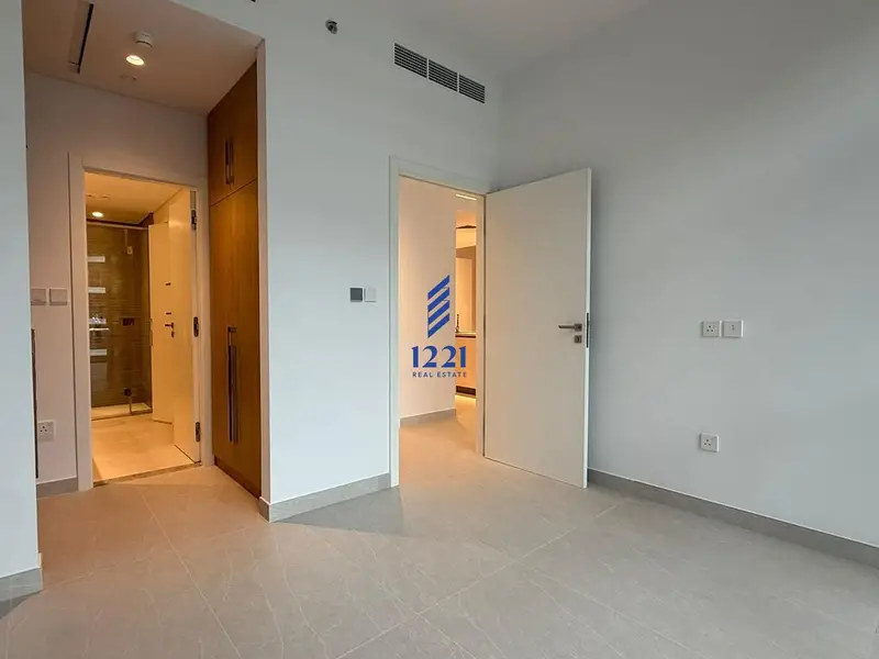 CONTEMPORARY LIVING | SPACIOUS | UNFURNISHED